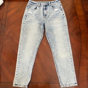 American eagle mom jeans size 4 short